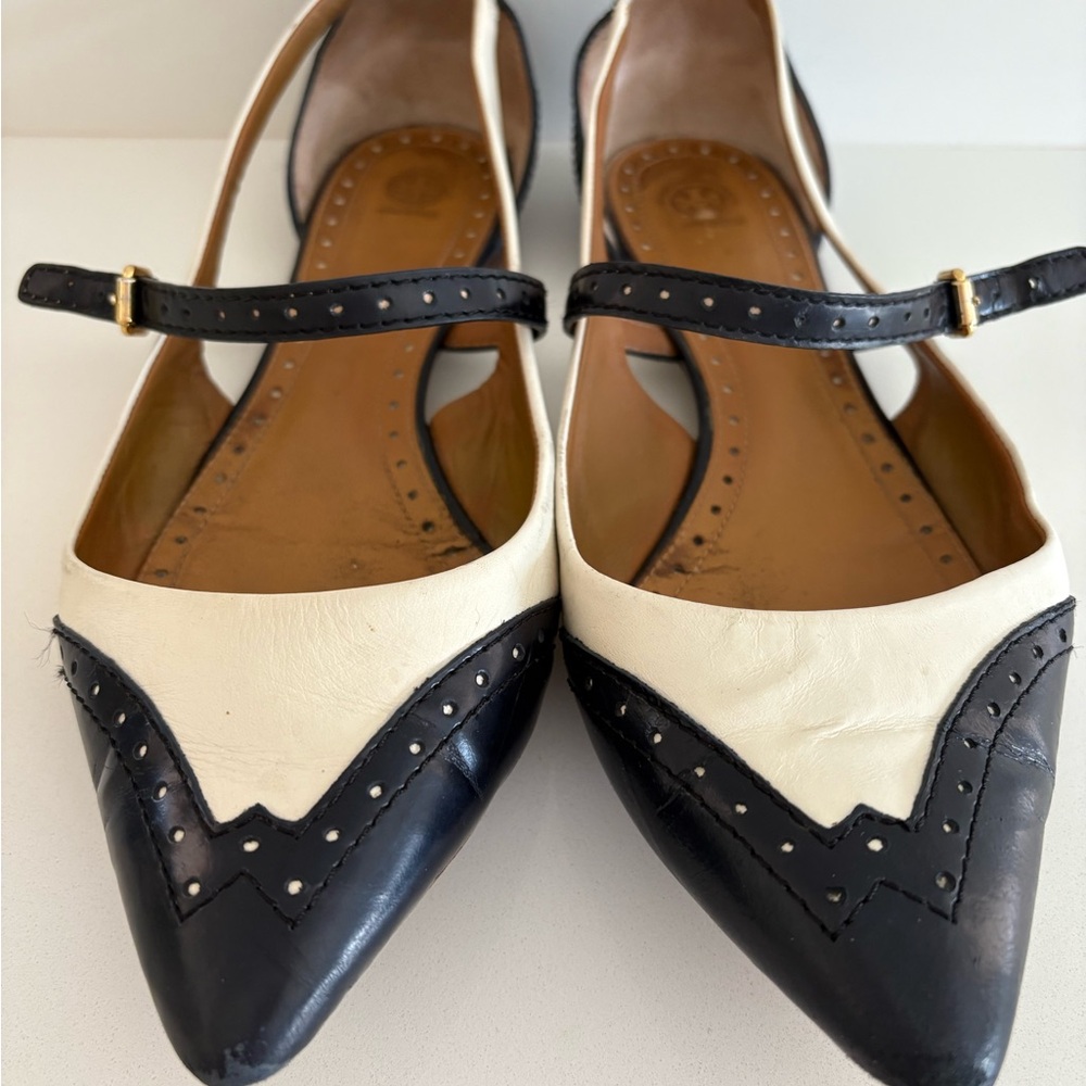 Tory Burch Spectator Style Flats – Navy & Cream | Size 8.5M (Fits Wide)